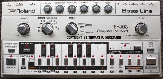 roland-tb-303-879.jpg