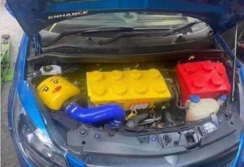 moteur.jpg.3a6285844de69a399d00ede48ca0299e.jpg