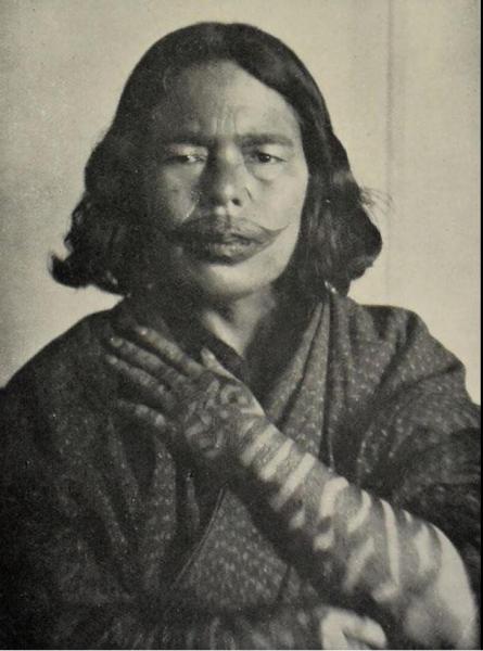 femme ainou.JPG